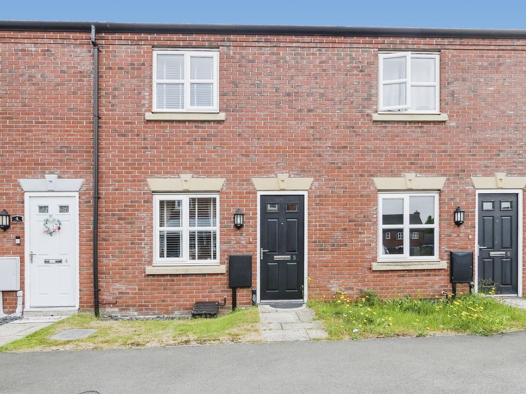2 bed town house for sale in Johnson Close, Hinckley LE10, £105,000