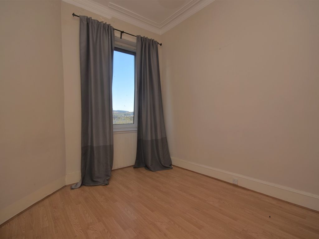 1 bed flat for sale in Station Road, Dumbarton, West Dunbartonshire G82, £44,000