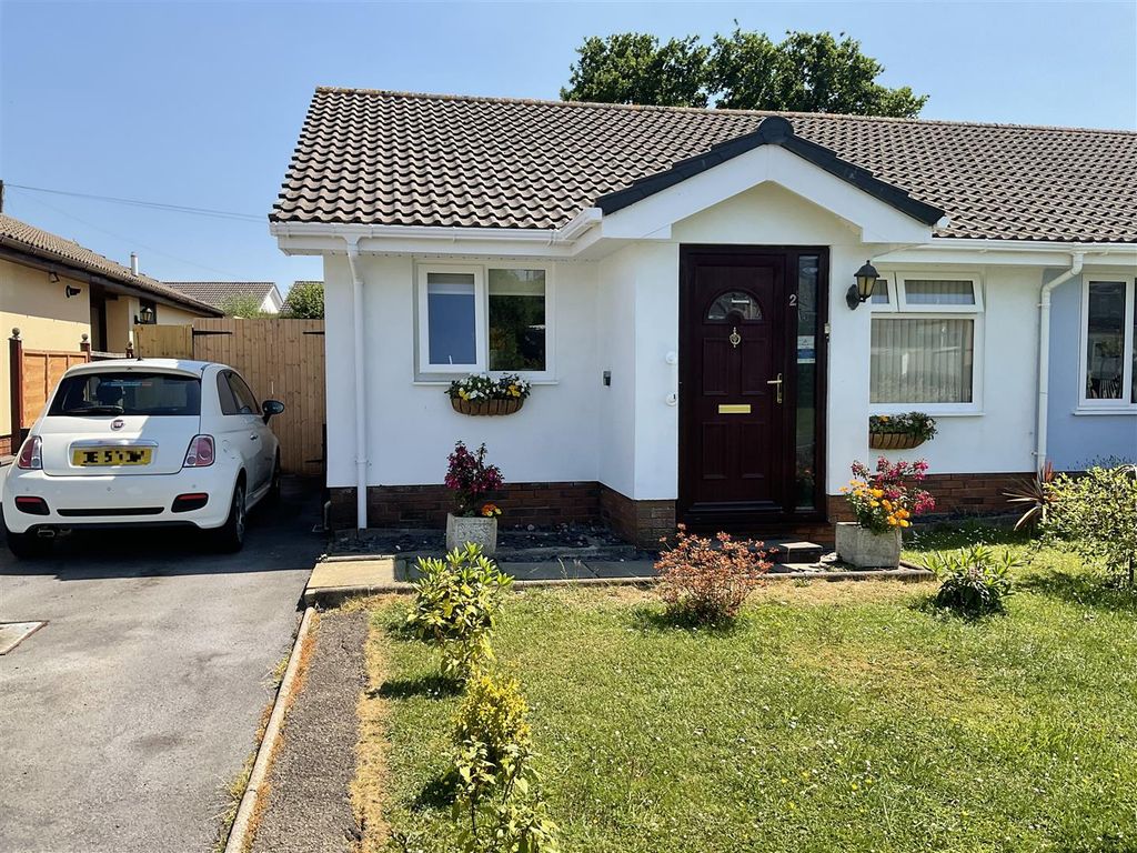 2 bed detached bungalow for sale in Brynglas, Penygroes, Llanelli SA14, £155,000