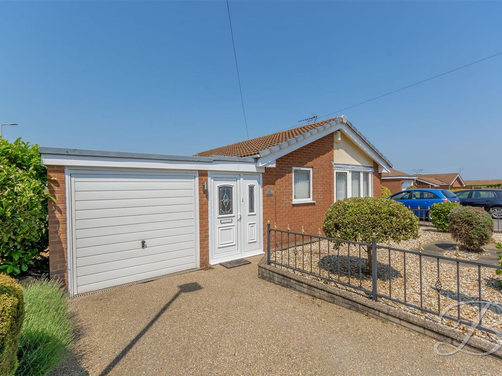 2 bed bungalow for sale in Beechwood Close, Forest Town, Mansfield NG19, £200,000