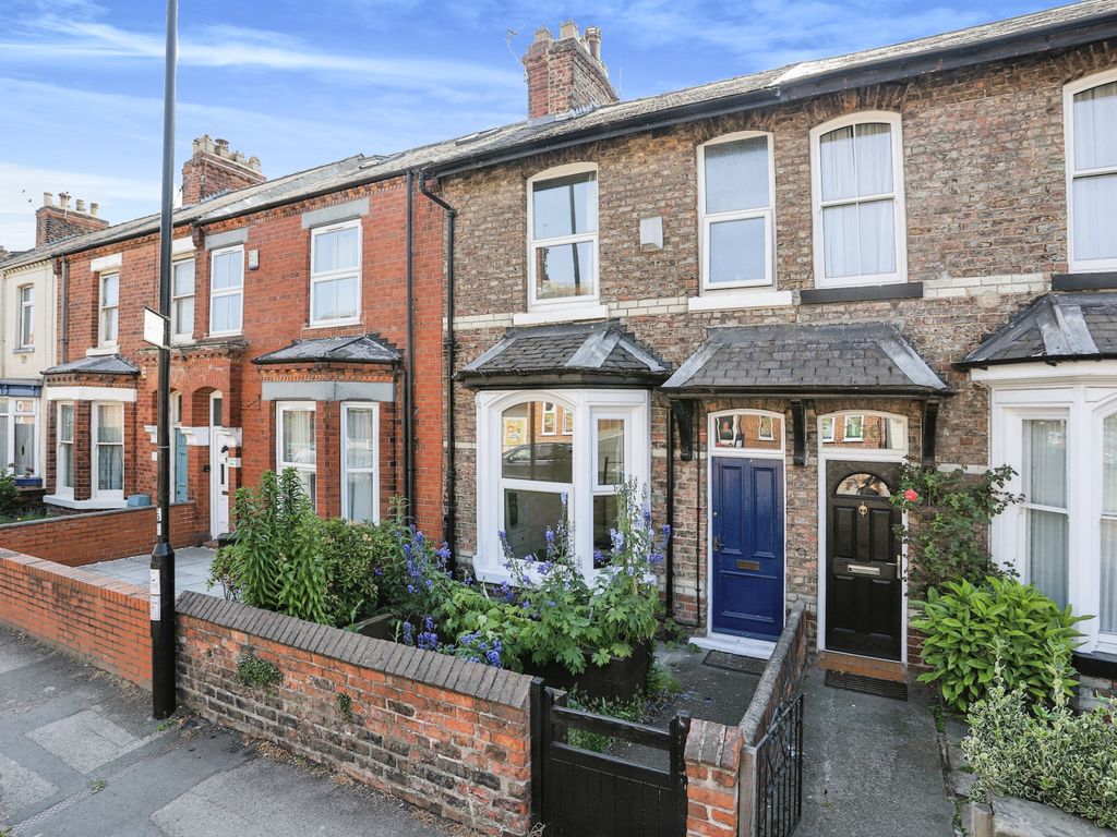 4 bed terraced house for sale in Burton Stone Lane, York, North Yorkshire YO30, £275,000