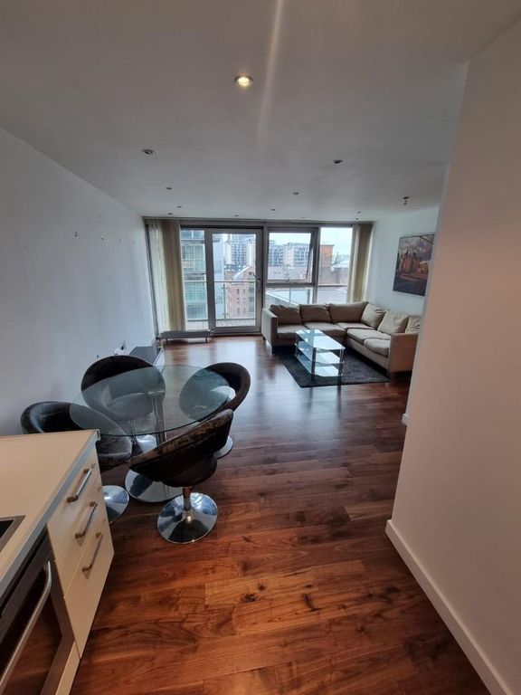 2 bed flat for sale in The Edge, Clowes Street, Salford M3, £280,000