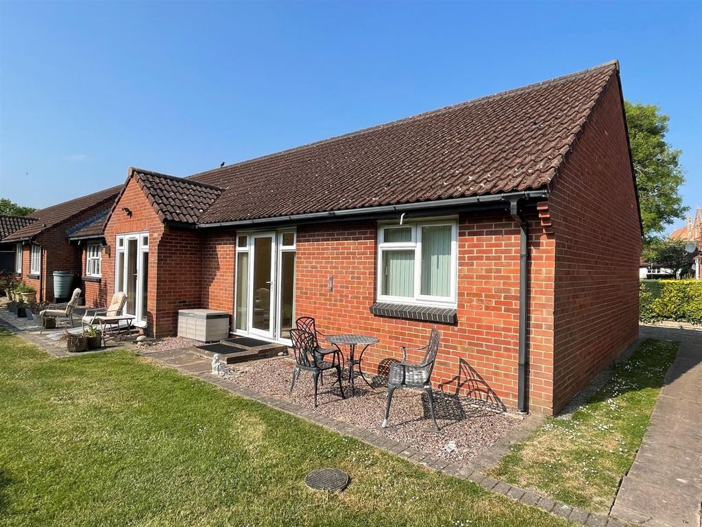 1 bed property for sale in Monks Way, Burnham-On-Sea TA8, £175,000