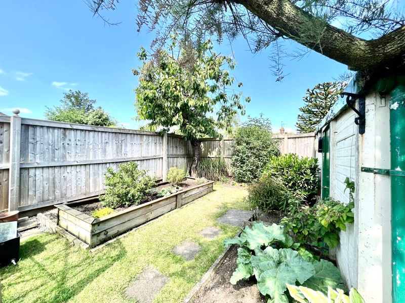3 bed semi-detached house for sale in Lansdowne Close, Calne SN11, £260,000