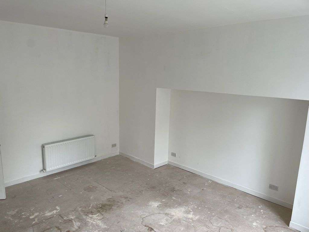 2 bed flat for sale in Main Street, Kilwinning KA13, £55,000