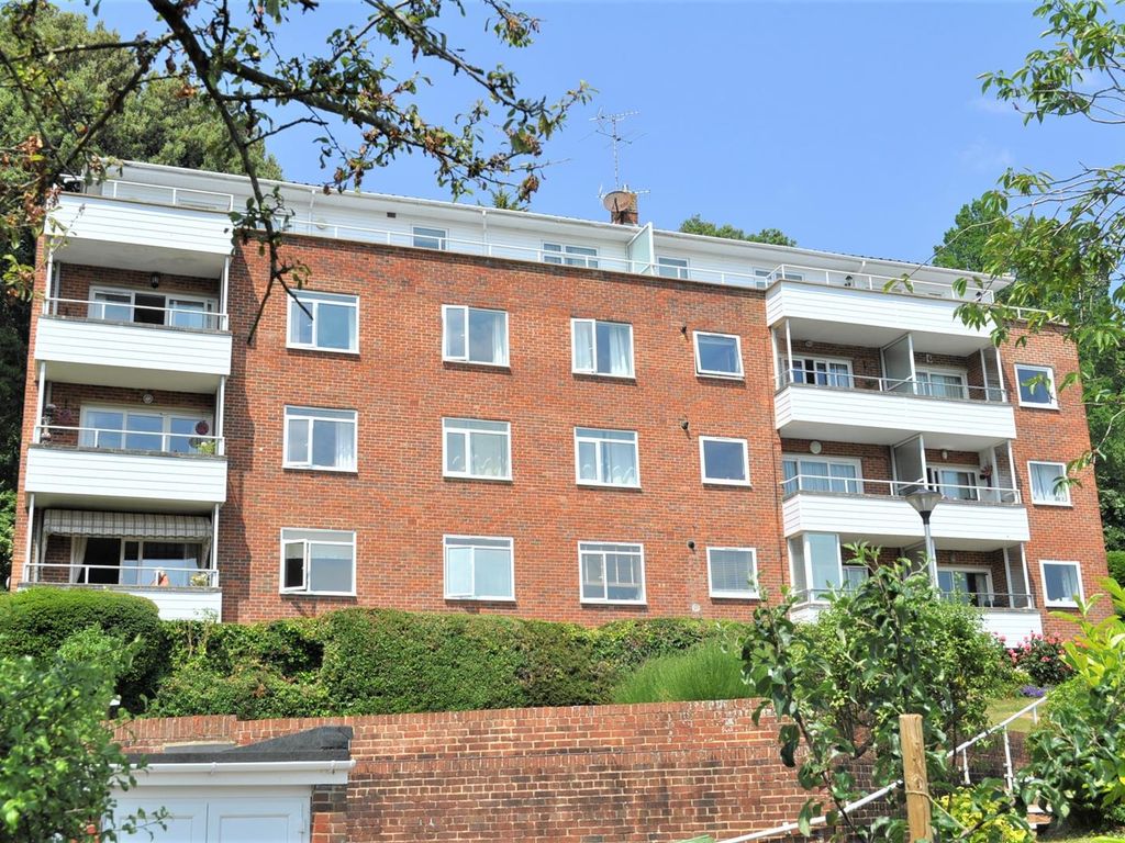 2 bed flat for sale in Baslow Road, Meads, Eastbourne BN20, £289,950