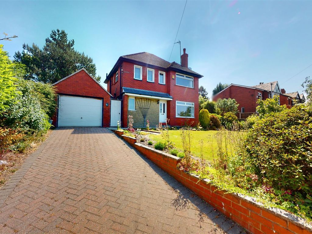 3 bed detached house for sale in Chequer Lane, Upholland WN8, £330,000
