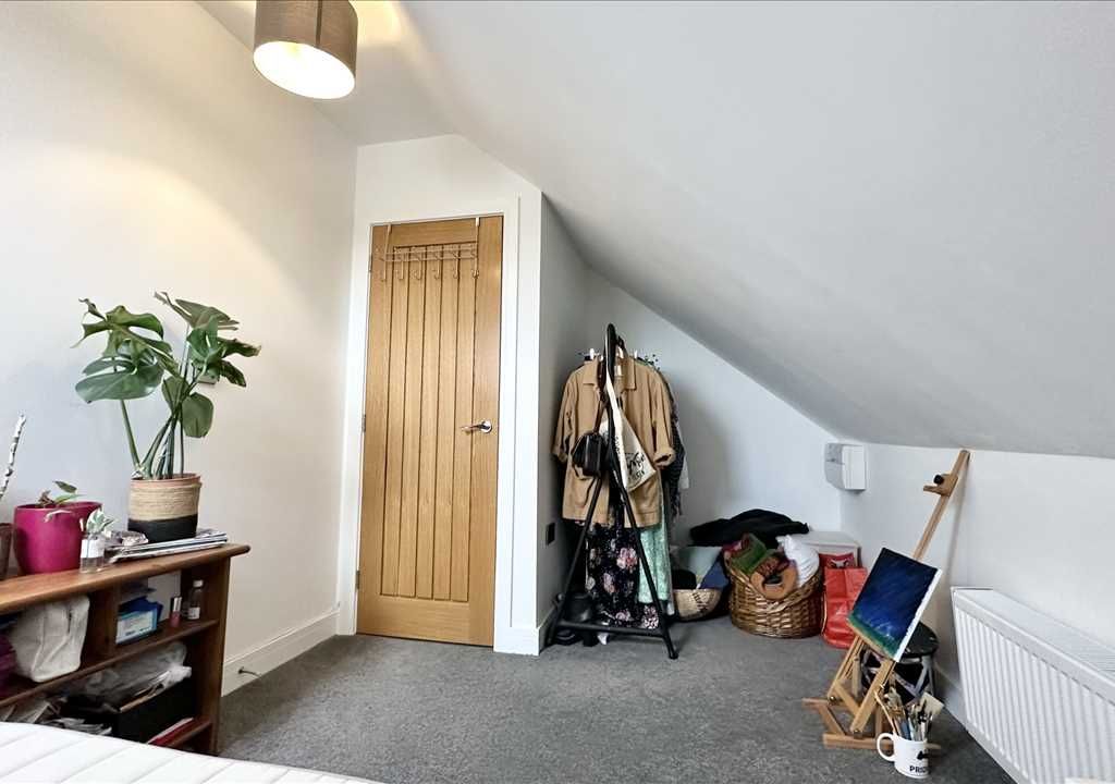 2 bed flat for sale in Melton Road, West Bridgford, Nottingham NG2, £150,000