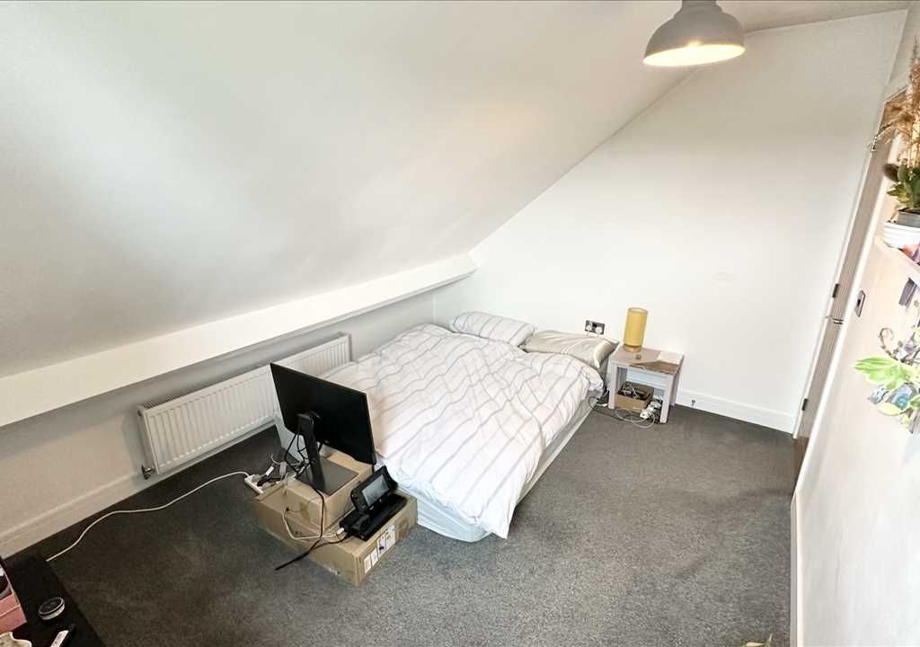 2 bed flat for sale in Melton Road, West Bridgford, Nottingham NG2, £150,000