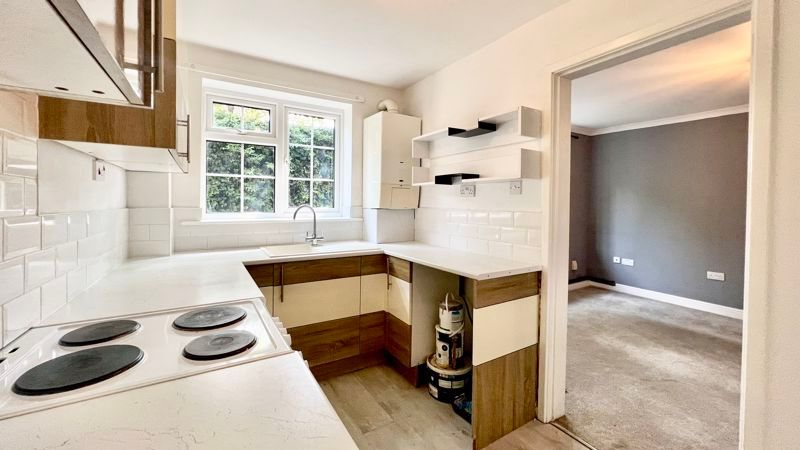 1 bed flat for sale in Revesby Court, Scunthorpe DN16, £70,000