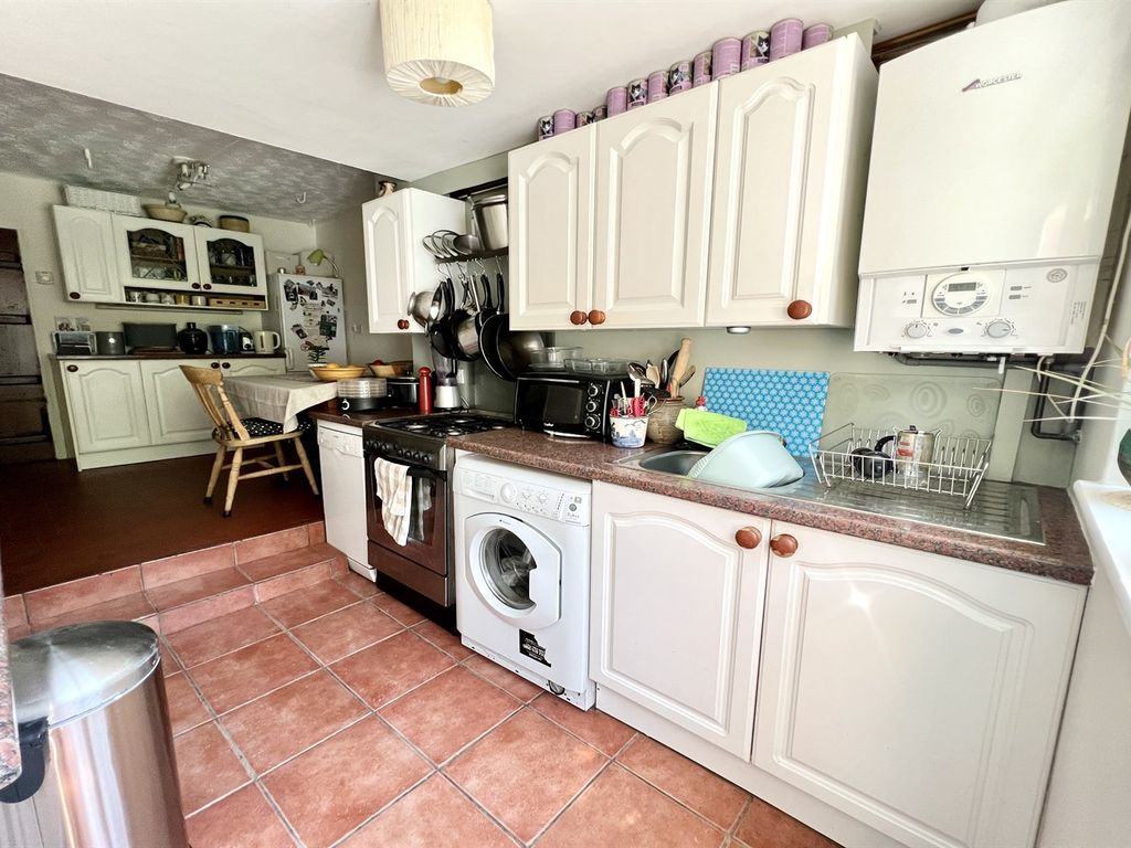 3 bed terraced house for sale in Park Lane, Poynton, Stockport SK12, £285,000