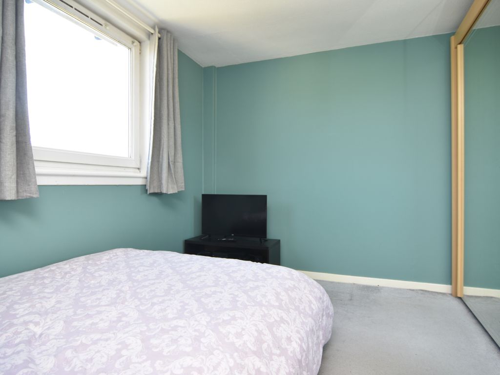 3 bed flat for sale in Oxgangs Farm Gardens, Oxgangs, Edinburgh EH13, £160,000
