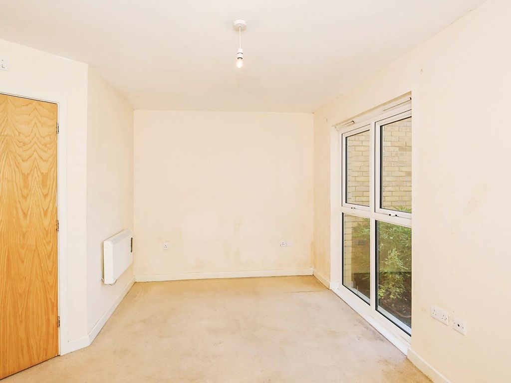 2 bed flat for sale in Lime Kiln Close, Peterborough PE3, £130,000