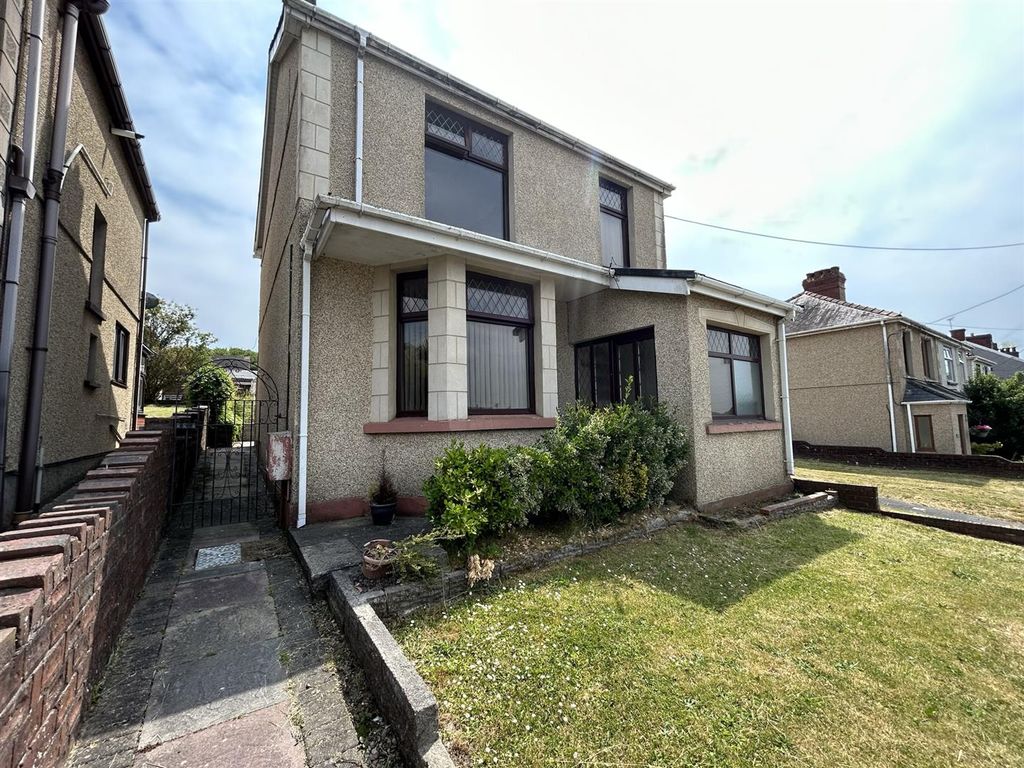 3 bed detached house for sale in Gelli Road, Llanelli SA14, £215,000