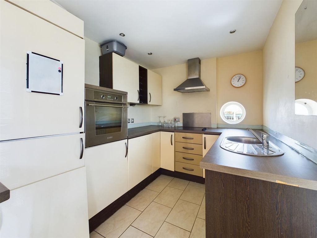 2 bed flat for sale in Village Mews, Wallasey CH45, £100,000