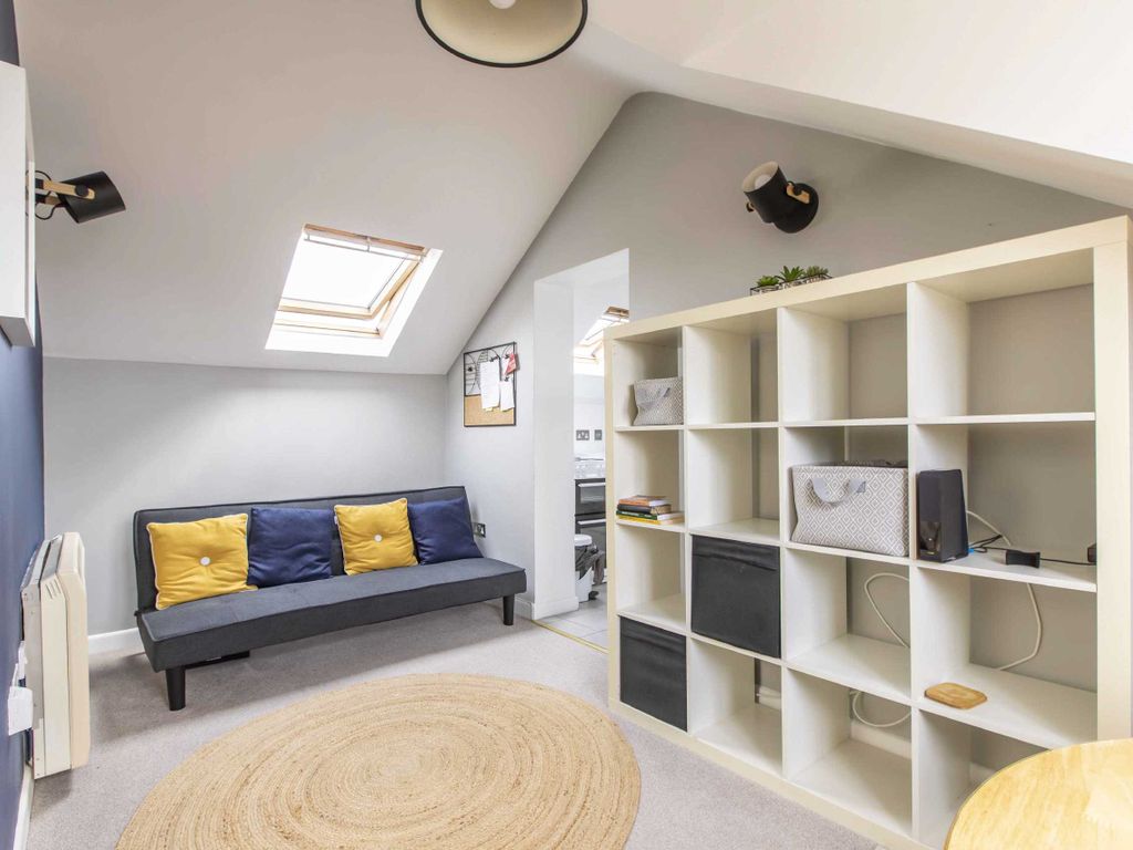 1 bed flat for sale in Beverley Road, Horfield, Bristol BS7, £150,000