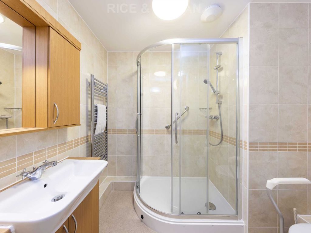1 bed flat for sale in Stokes Lodge, Camberley GU15, £160,000