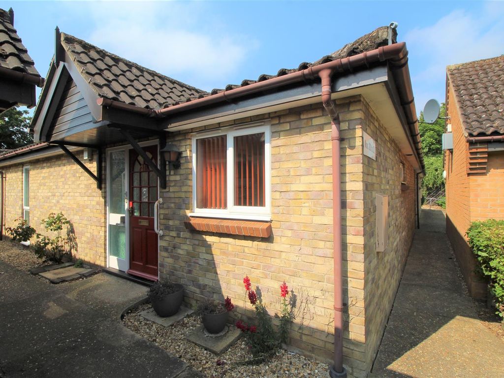 2 bed bungalow for sale in Kimbolton Court, Peterborough PE1, £99,995