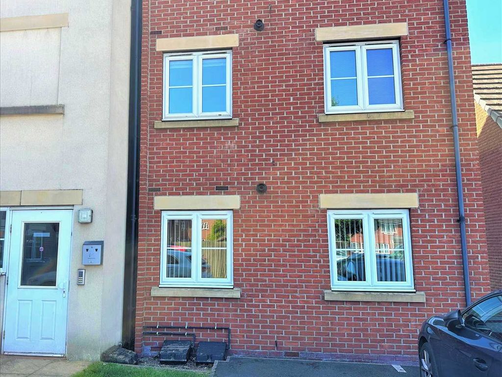 2 bed flat for sale in Pintail Close, Scunthorpe DN16, £95,000