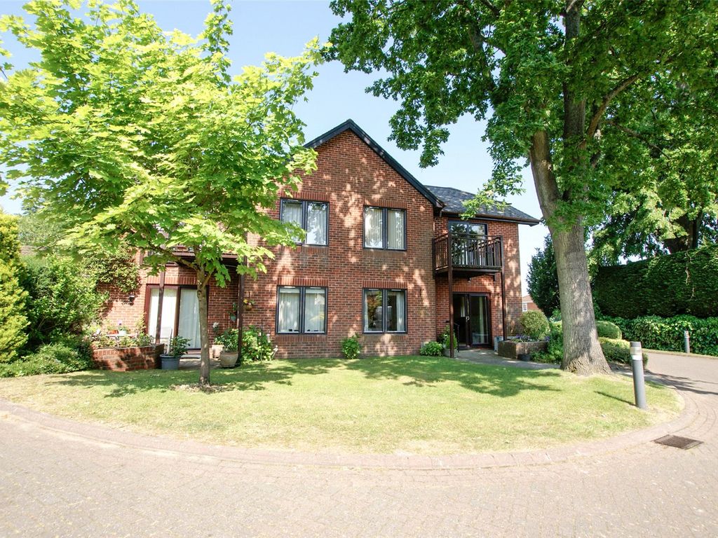 1 bed flat for sale in Hartford Court, Hartley Wintney, Hampshire RG27, £225,000
