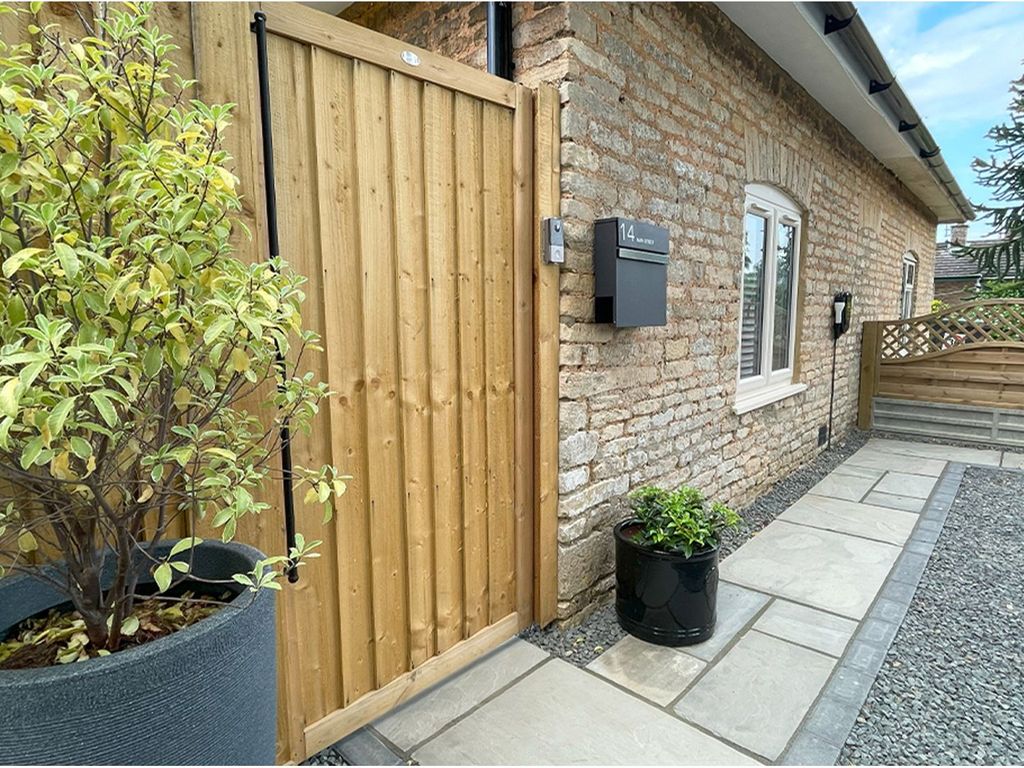 2 bed cottage for sale in Main Street, Ashby De La Launde, Lincoln LN4, £249,950