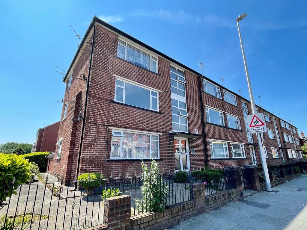2 bed flat for sale in Grasmere Road, Blackpool FY1, £59,995