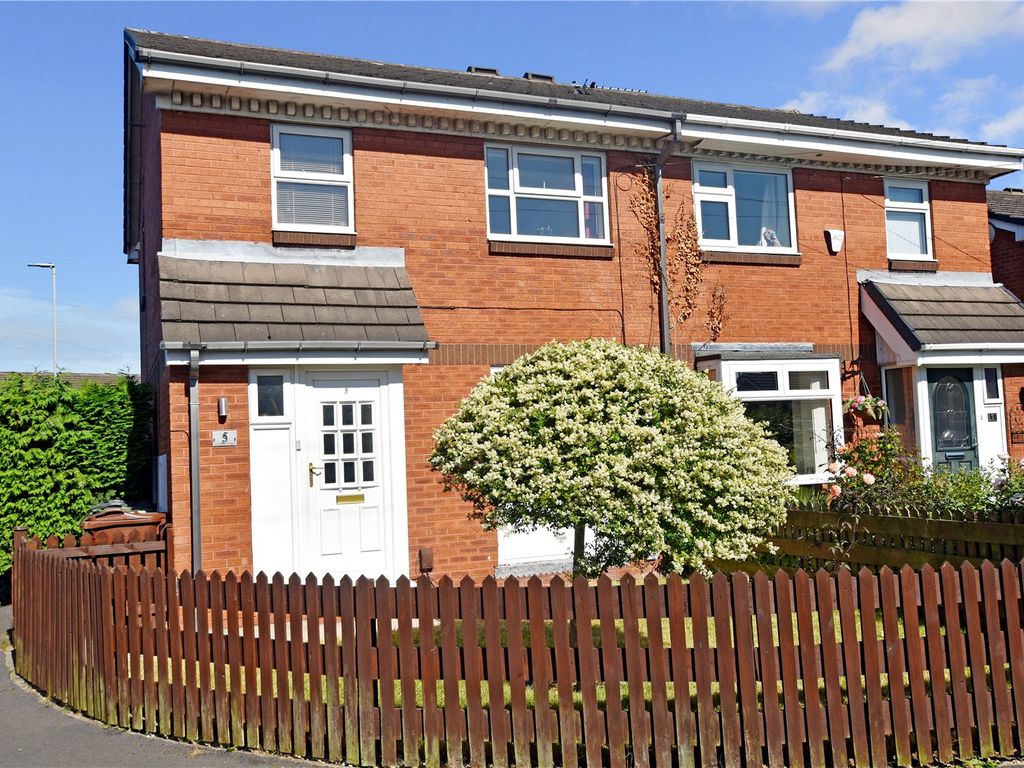 3 bed semi-detached house for sale in Frensham Avenue, Morley, Leeds, West Yorkshire LS27, £220,000
