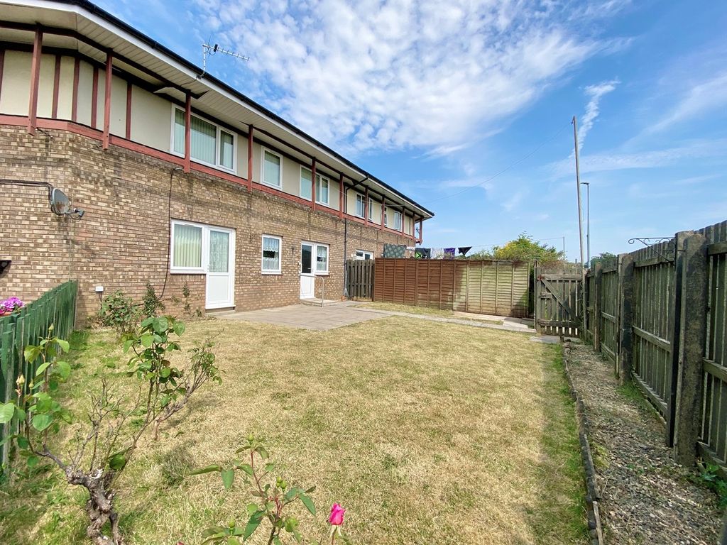 3 bed terraced house for sale in Swallow Way, Duffryn, Newport NP10, £140,000