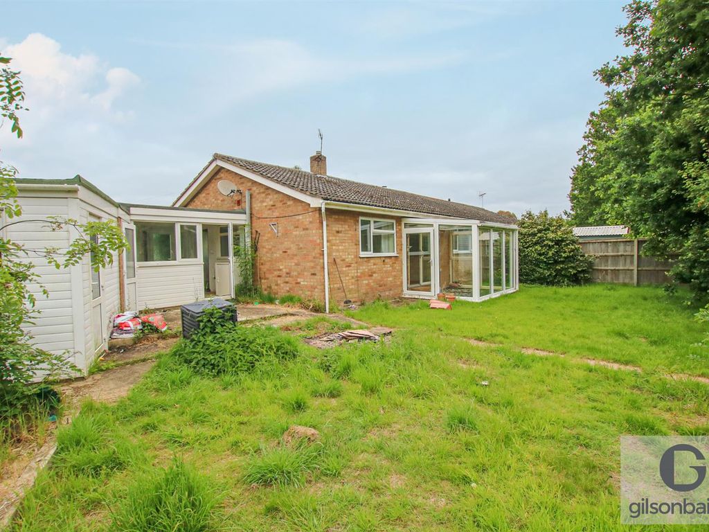 3 bed semi-detached bungalow for sale in Pond Close, Hethersett, Norwich NR9, £270,000