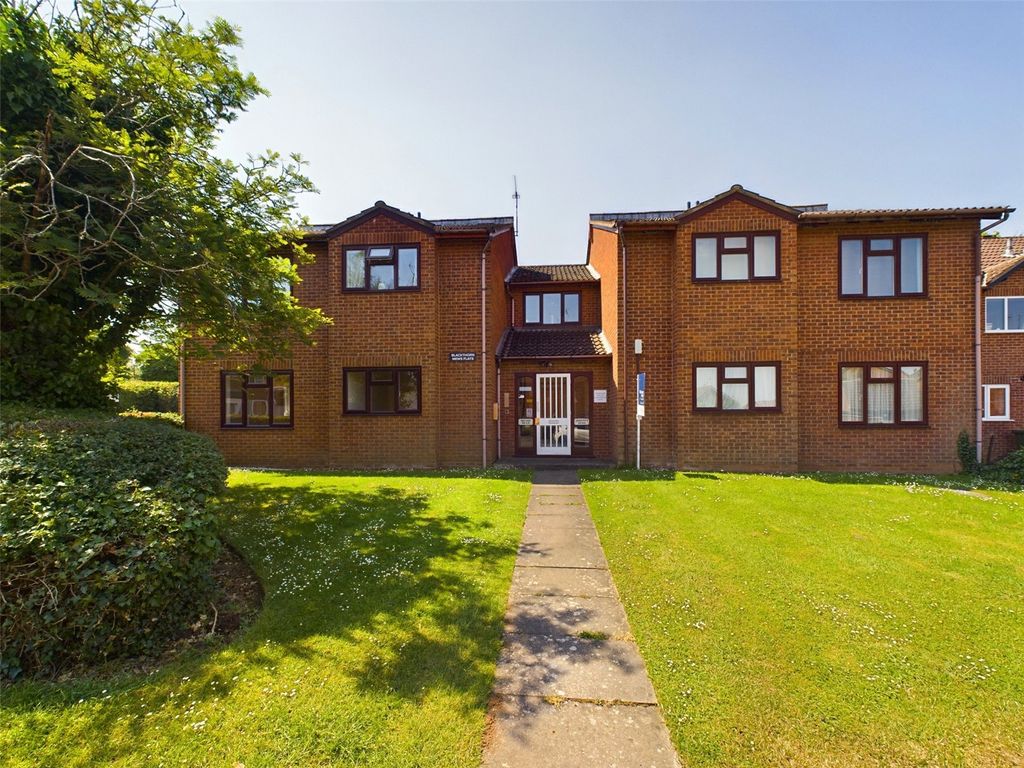 1 bed flat for sale in Salters Close, Worcester, Worcestershire WR4, £110,000