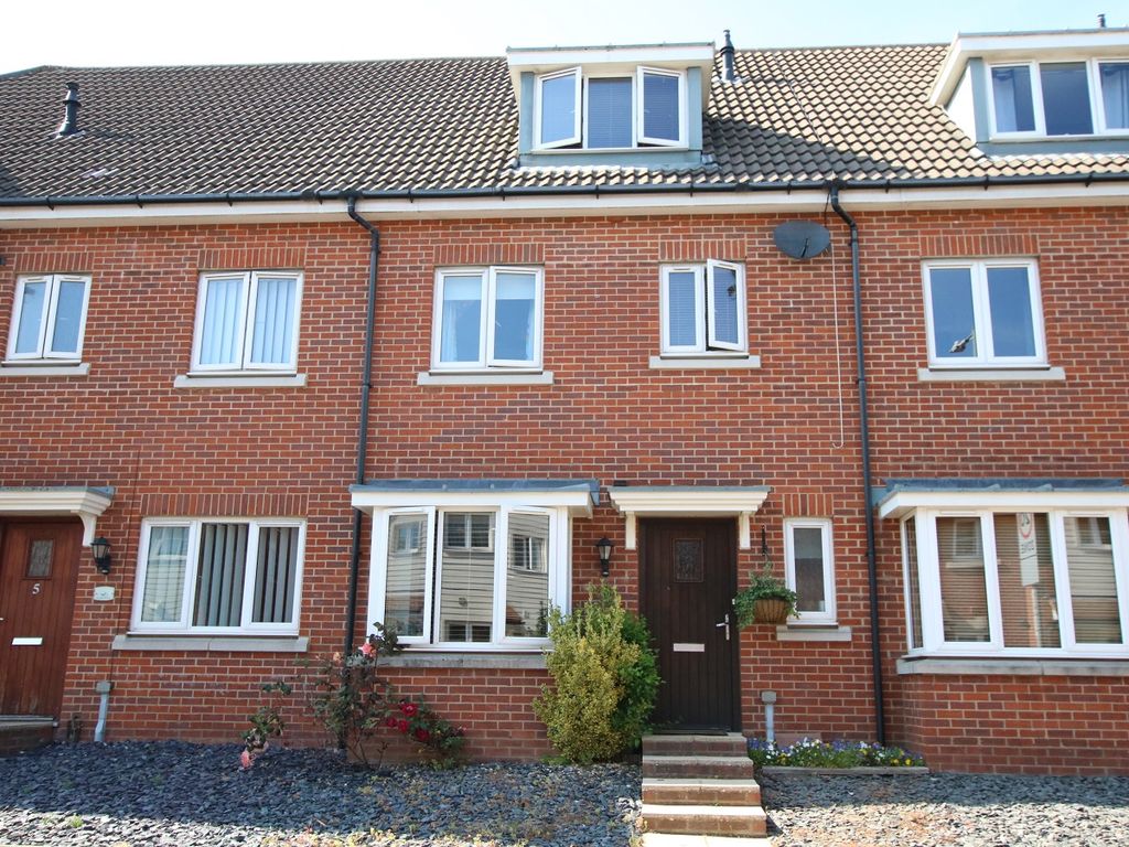 4 bed town house for sale in Jovian Way, Ipswich, Suffolk IP1, £269,000