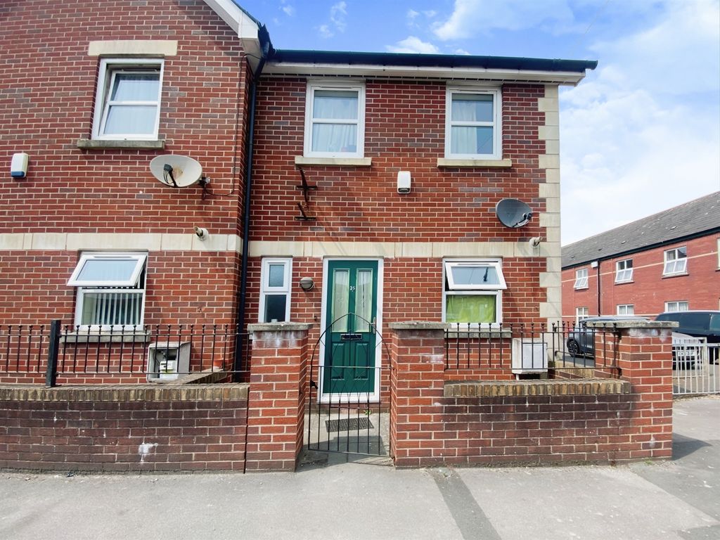 2 bed terraced house for sale in Bolt Street, Newport NP20, £140,000