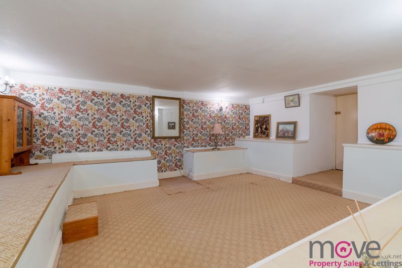 2 bed flat for sale in Oakbank, Tuffley GL4, £275,000