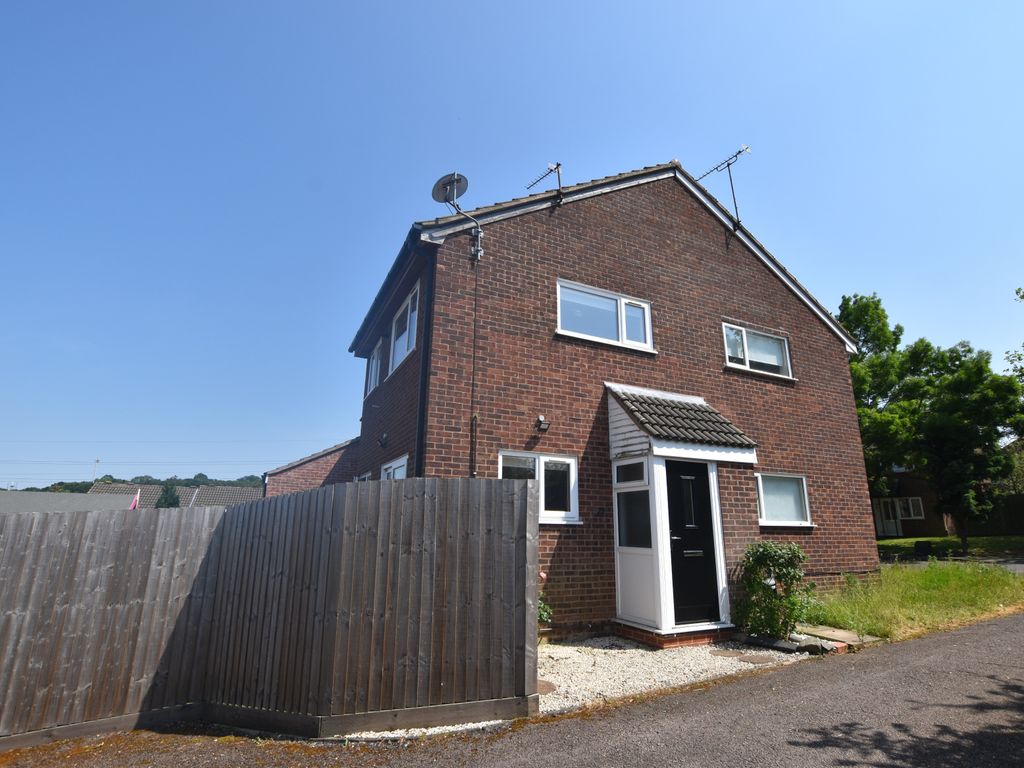 1 bed town house for sale in Pennine Close, Shepshed LE12, £135,000