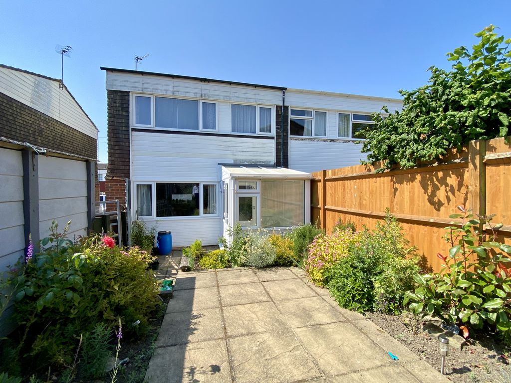 3 bed semi-detached house for sale in Sussex Close, Hailsham, East Sussex BN27, £255,000