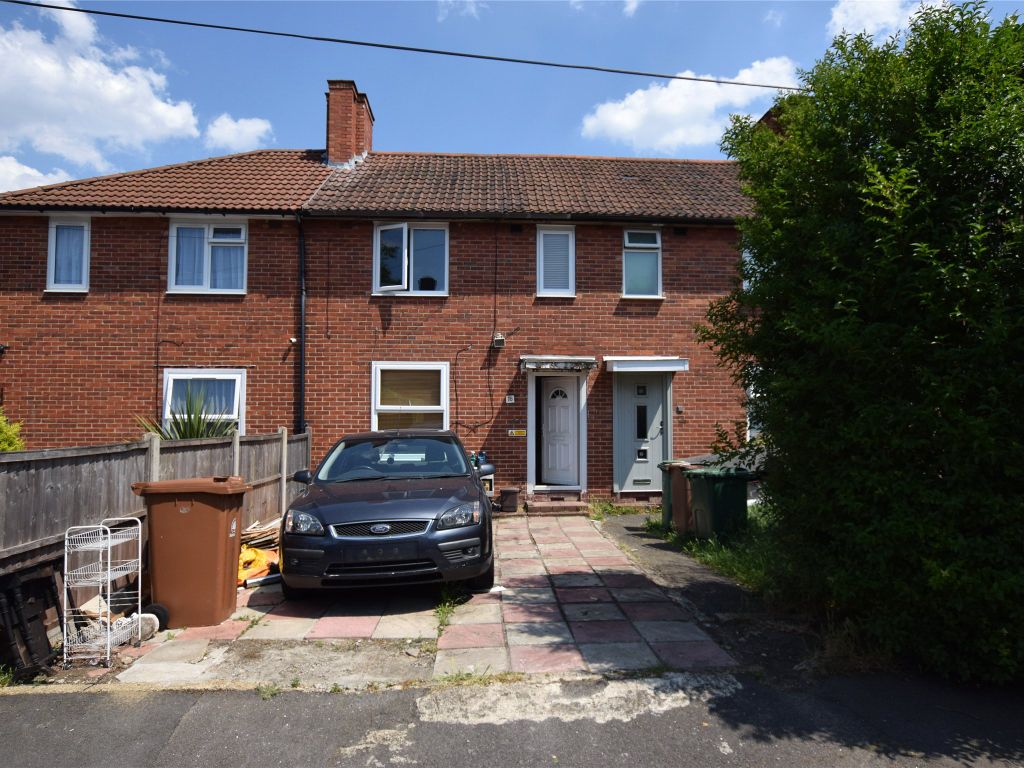 3 bed terraced house for sale in Rushen Walk, Carshalton SM5, £300,000