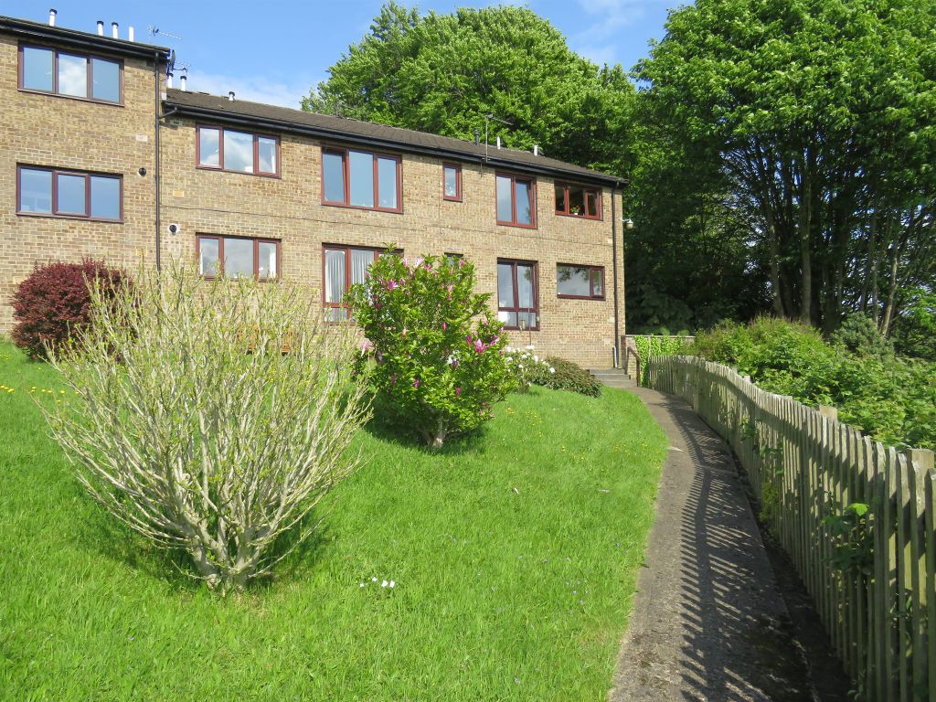 2 bed flat for sale in Pye Nest Rise, Halifax HX2, £150,000