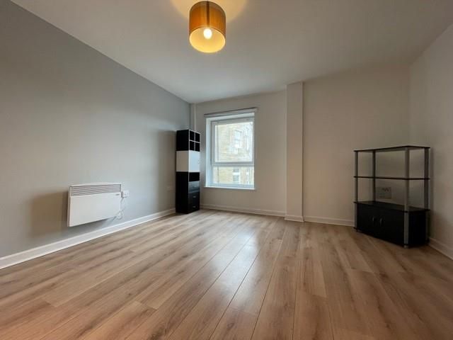 1 bed flat for sale in Stone Street, Off Manor Row, Bradford BD1, £45,000