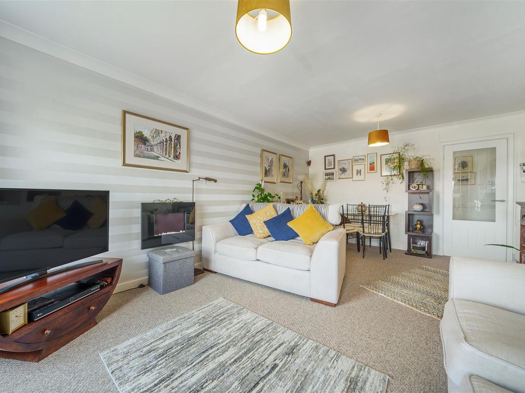 3 bed flat for sale in Wilton Street, Taunton TA1, £210,000