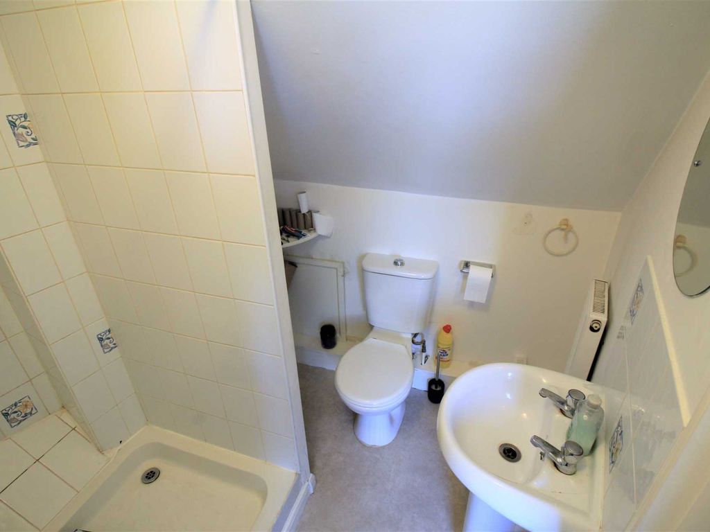 2 bed flat for sale in Locking Road, Weston-Super-Mare BS23, £140,000