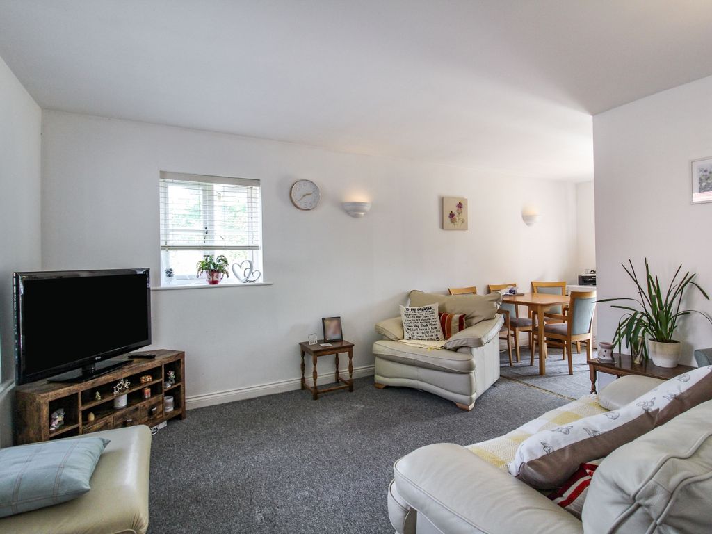 2 bed maisonette for sale in Alder Court, Hawthorn Road, Charlton Down, Dorchester, Dorset DT2, £170,000