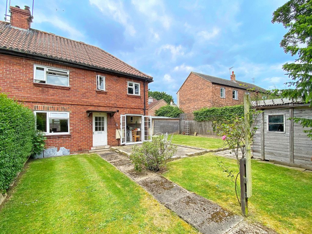 3 bed end terrace house for sale in Main Street, Staveley, Knaresborough HG5, £320,000