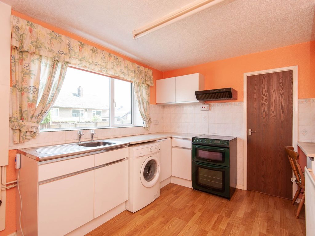 3 bed terraced house for sale in Springfield Road, Barlow S18, £175,000