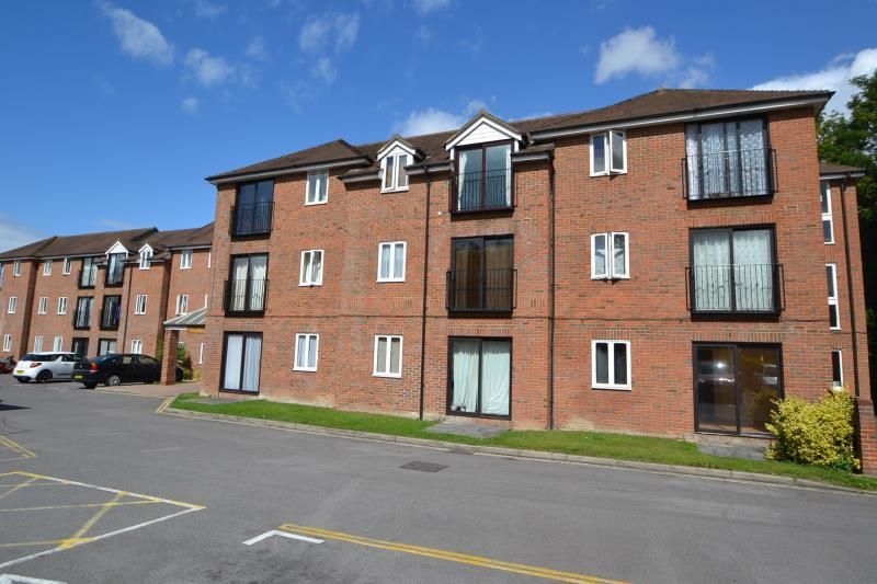 1 bed flat for sale in Woodlands Way, Andover SP10, £110,000