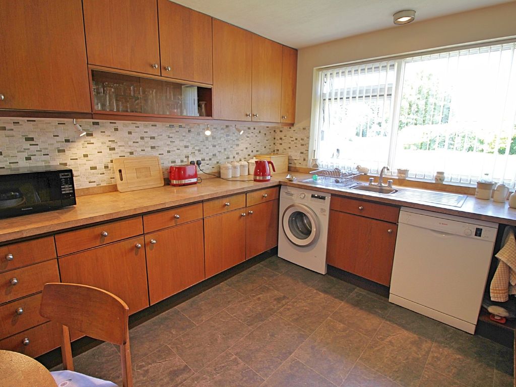 3 bed detached house for sale in Amesbury Road, Wigston LE18, £325,000