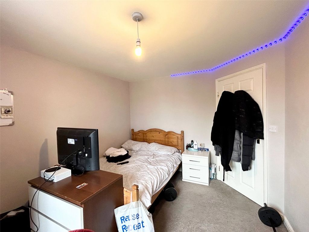 2 bed flat for sale in Pump Place, Old Stratford, Milton Keynes MK19, £195,000