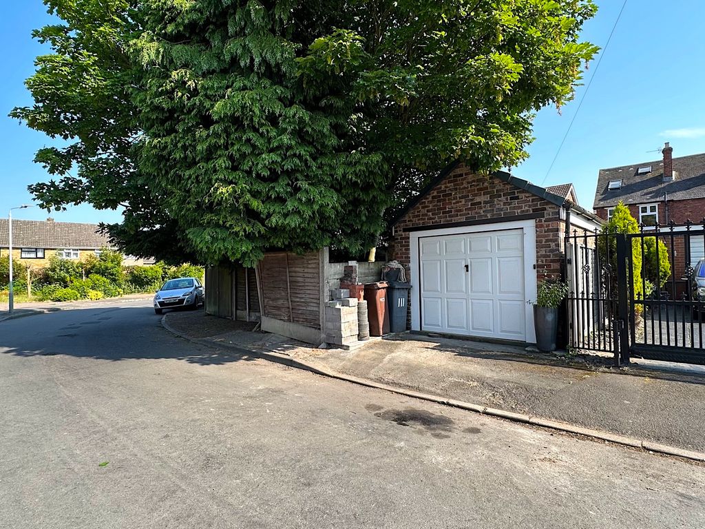 3 bed end terrace house for sale in Lichfield Road, Wednesfield, Wolverhampton WV11, £199,950