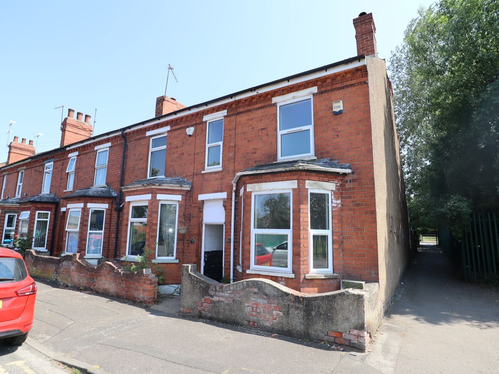 3 bed end terrace house for sale in Kingsway, Lincoln LN5, £119,950