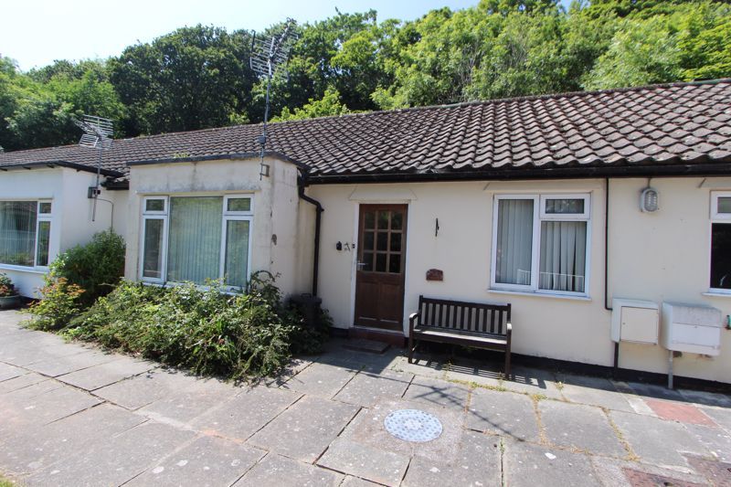 2 bed bungalow for sale in Dolphin Court, Rhos On Sea, Colwyn Bay LL28, £89,950