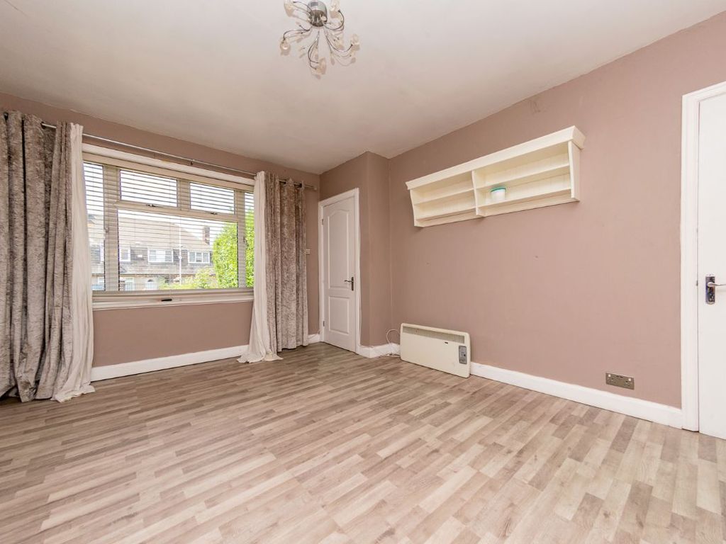 2 bed terraced house for sale in Winrose Avenue, Leeds LS10, £140,000